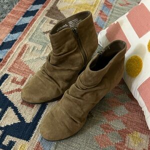 WHIT Women's Taupe Suede Ankle Booties